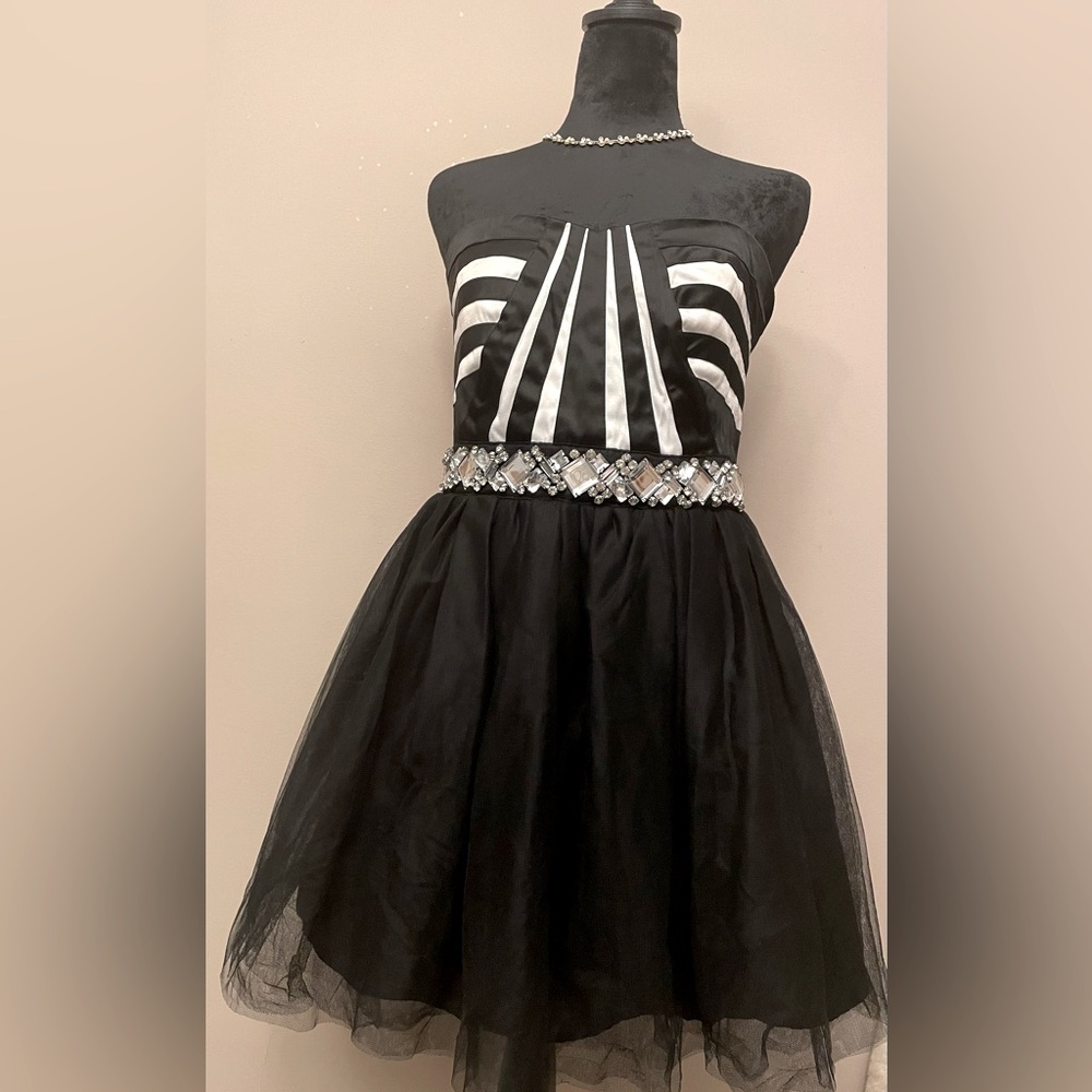 Love Reign Formal Dress Size 7 (Juniors)